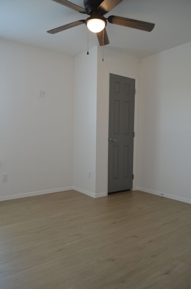 Building Photo - 971 Cline Dr