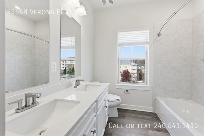 Building Photo - 2556B Verona Pl