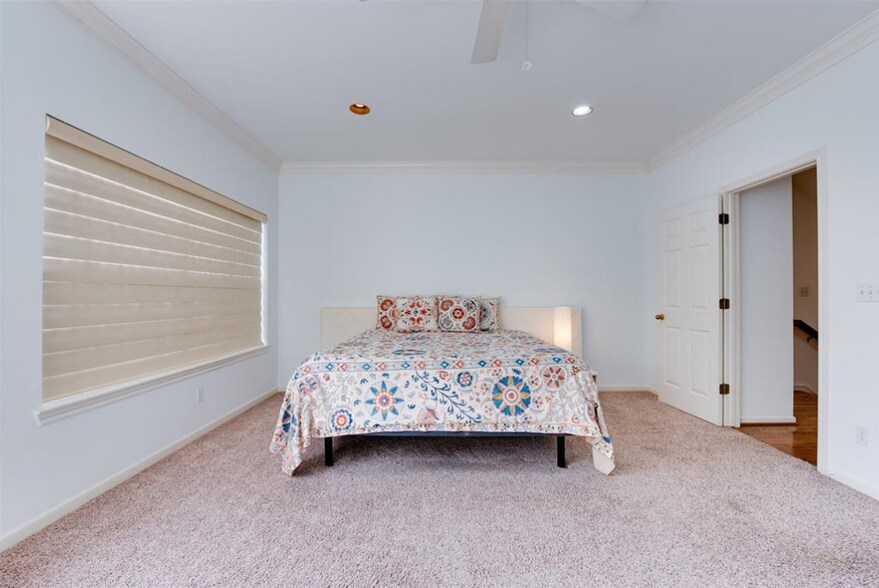 Building Photo - 2307 Huldy St