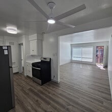 Building Photo - Beautiful Spacious 1 Bed/1 Bath Apartment with Parking $1775