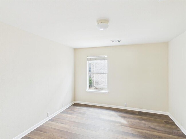 Building Photo - 741 Rusk Rd
