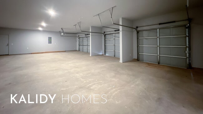 Building Photo - 1660 Salma Rd