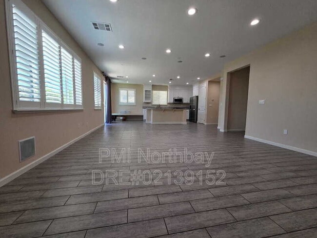 Building Photo - 308 Aster St