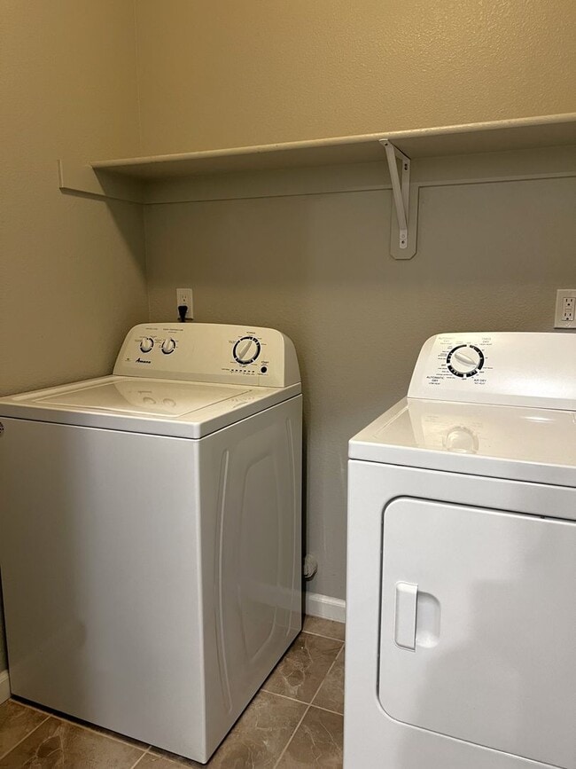 Building Photo - 790 Sarcinella Ct