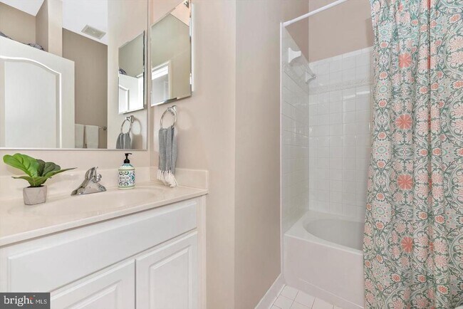 Building Photo - 10202 Woodthrush Dr