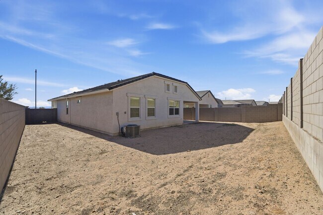 Building Photo - Modern 4-Bedroom Ranch-Style Corner Lot Home - *RENT SPECIAL*