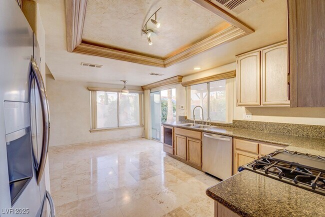Building Photo - 2394 Millcroft Dr