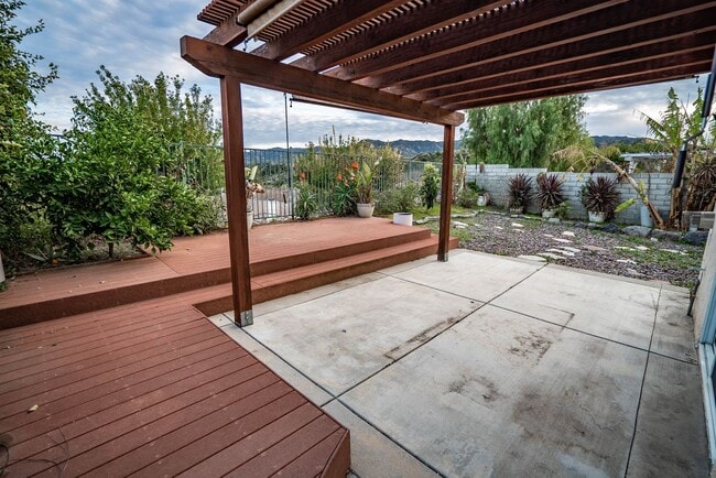 Building Photo - Stevenson Ranch 3 Bedroom Home for Rent!