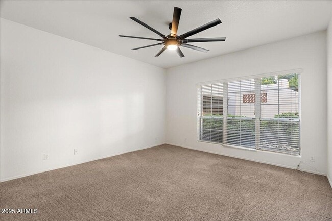 Building Photo - 5200 S Lakeshore Dr