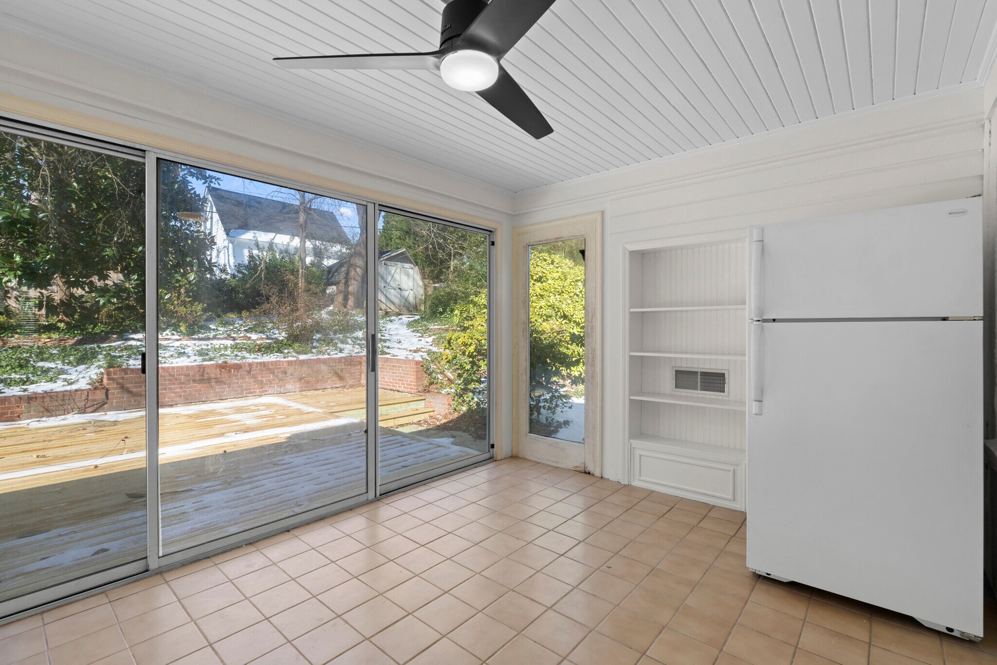 Building Photo - 221 W Avondale Dr