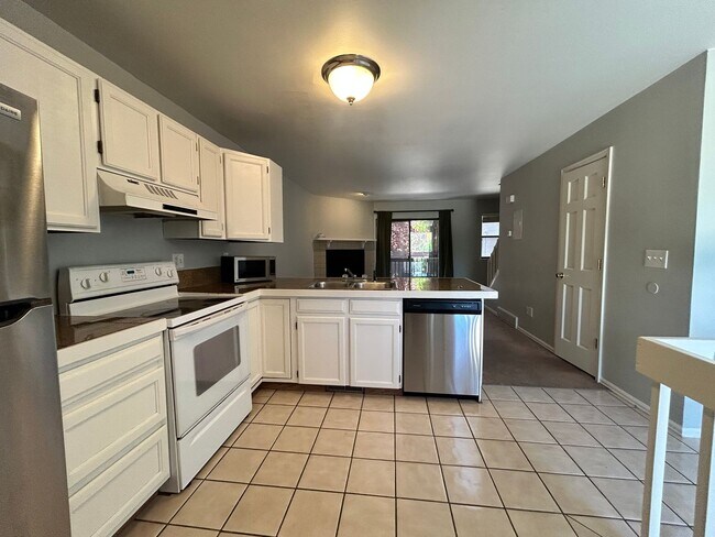 Building Photo - Hidden Gem in Downtown Boulder! 3 Bed 2 Bath Condo Available