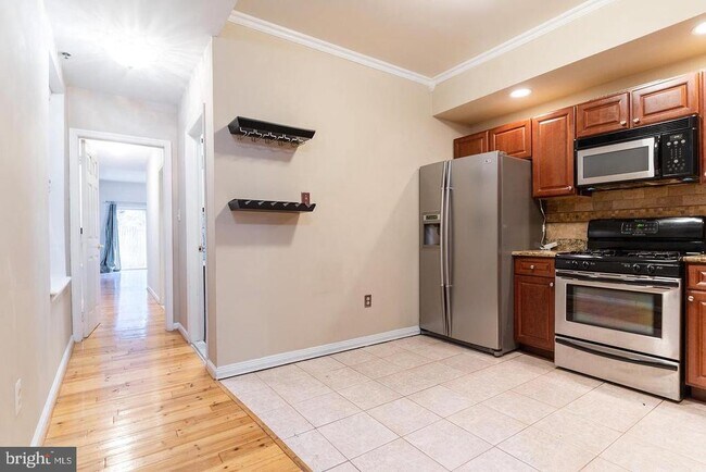 Building Photo - 1523 Green St