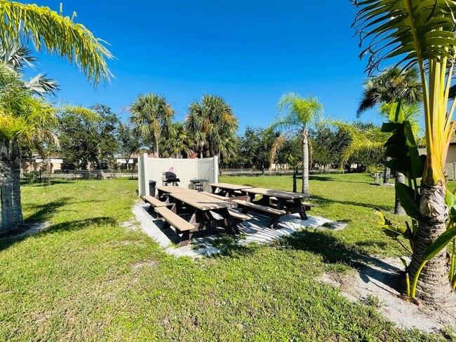 Building Photo - **TALA LAKES-55YR COMMUNITY**
