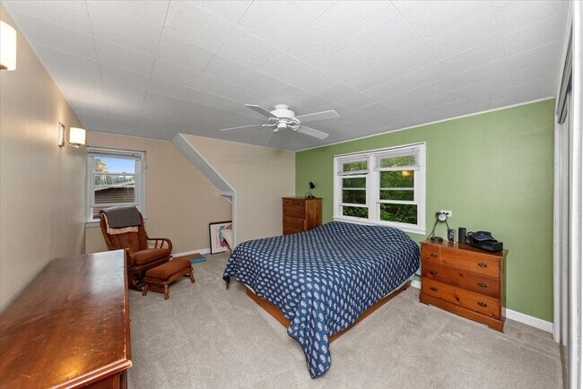 Building Photo - 559 Edson Ave