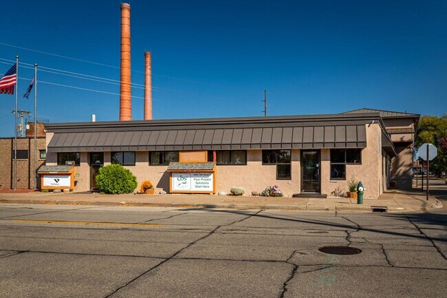 Building Photo - 1613-1617 Chase St