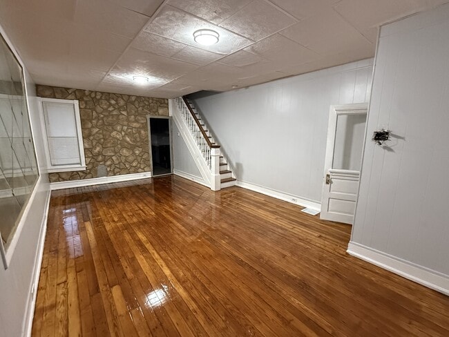 Building Photo - 1006 Spruce St