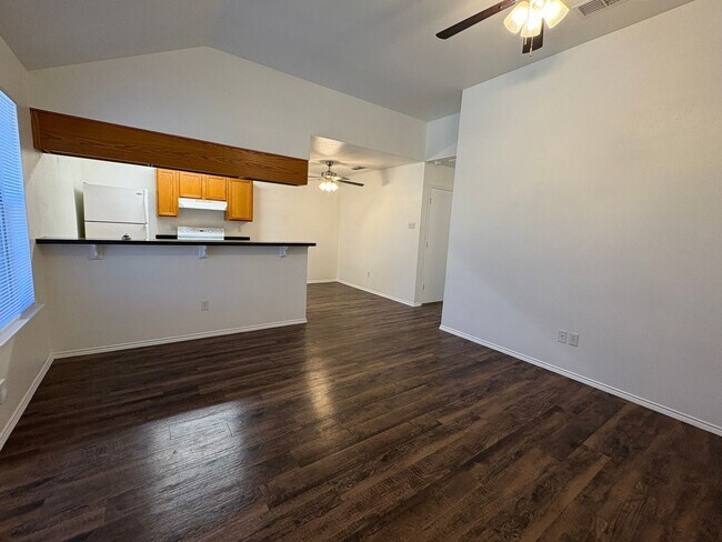 Building Photo - 641 Woodard Ave