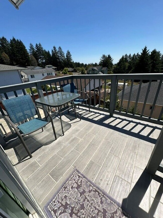 Building Photo - 7175 Vista Ridge Dr