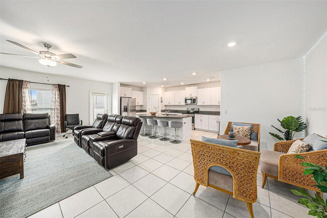 Building Photo - 6300 Beverly Hls Dr