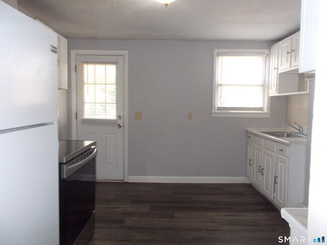 Building Photo - 161 Howard Ave