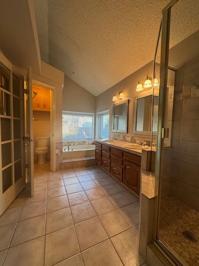 Building Photo - 3540 Cranswood Way