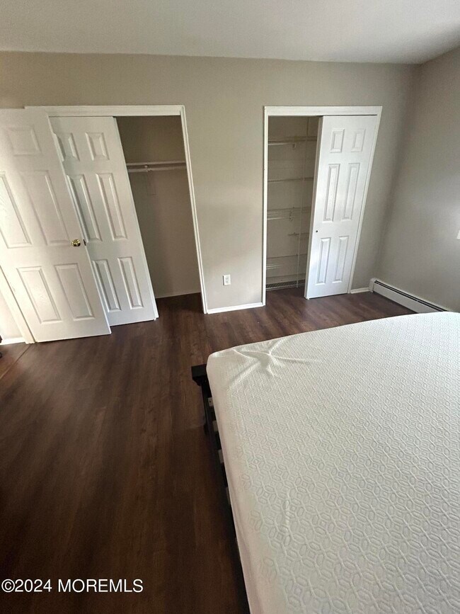 Building Photo - 12 Manchester Ct