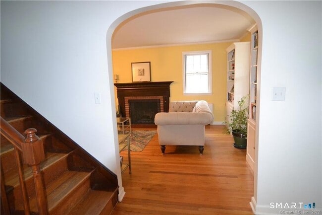 Building Photo - 71 Silvermine Ave