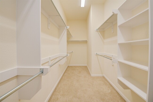 Building Photo - 158 N Almondell Way