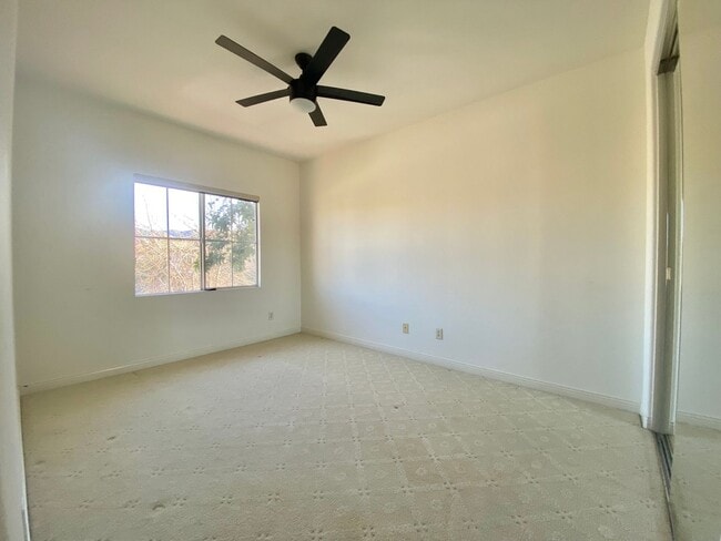 Building Photo - Spacious 4 bed 3 bath Newbury park home