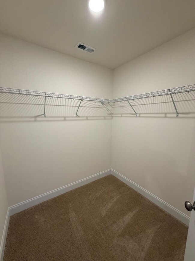 Building Photo - Mebane / Townhouse