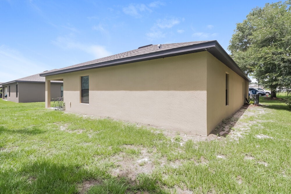 Building Photo - 7014 Redbay Dr