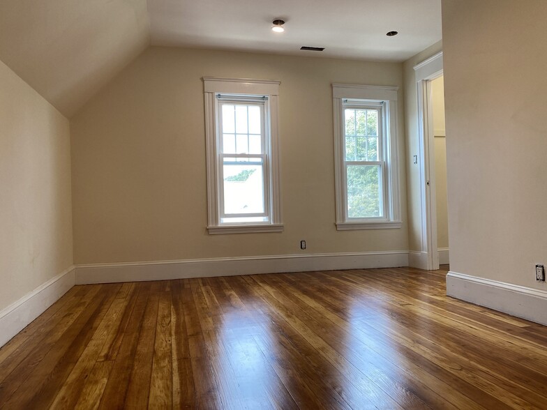 Building Photo - 18 Colberg Ave