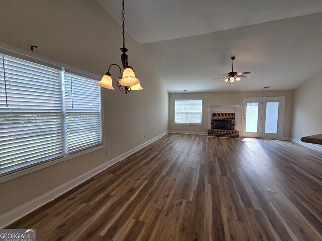 Building Photo - 4213 Brentwood Dr