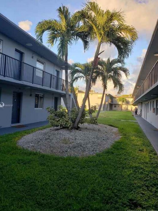 Building Photo - 4250 SW 67th Ave