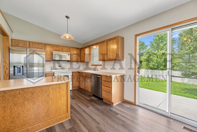 Building Photo - 1349 N Aksarben Ct