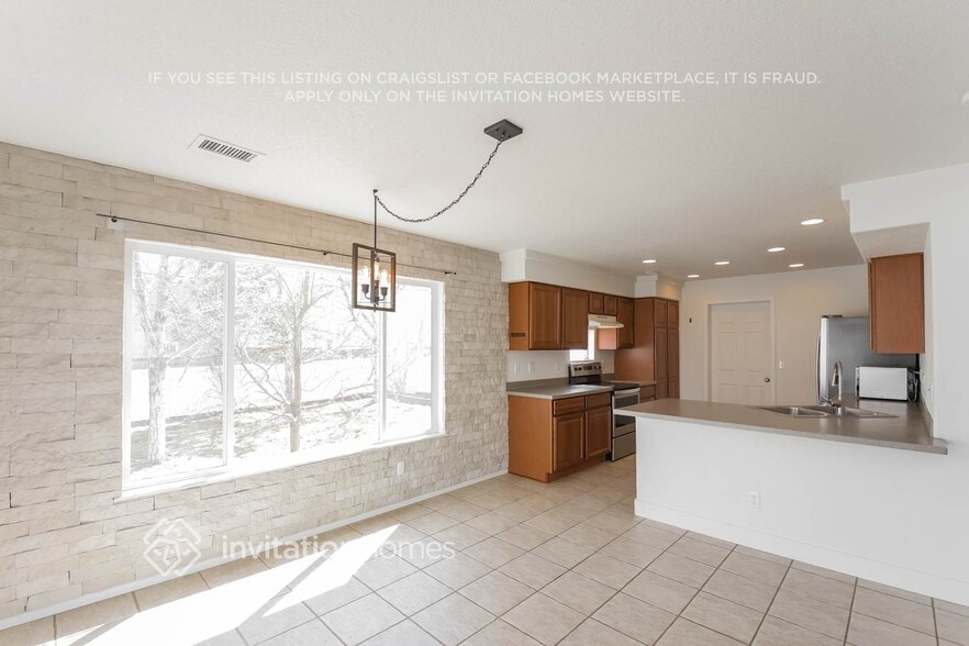 Building Photo - 4820 Flanders Way