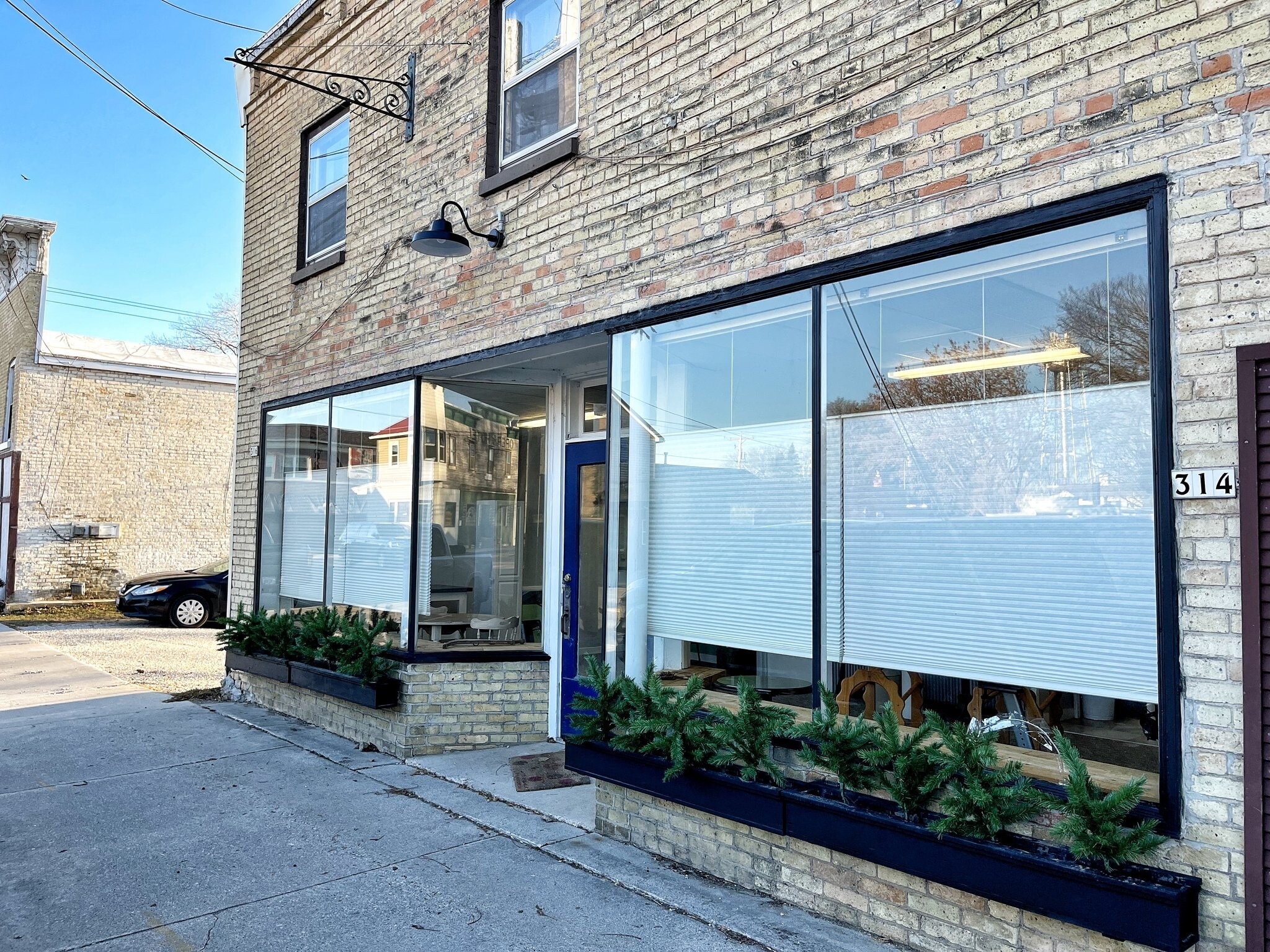 Building Photo - 308 E Main St
