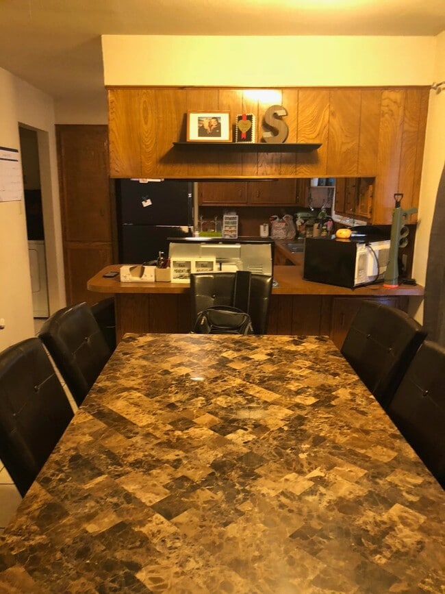 Building Photo - READY TO RENT! 3/2/2