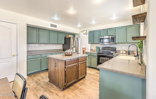 Building Photo - Single Family Home For Rent