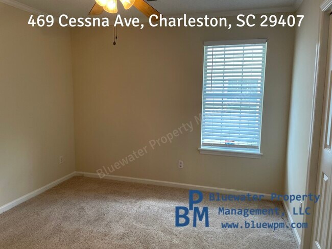 Building Photo - 469 Cessna Ave