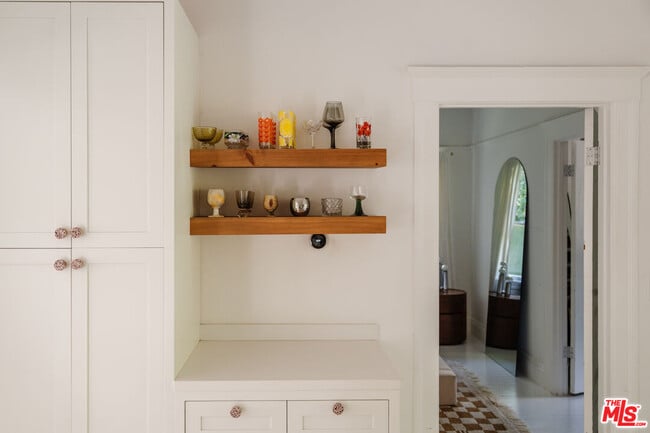 Building Photo - 1163 Nelrose Ave