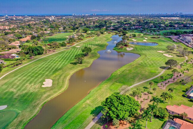 Building Photo - 5390 Woodland Lakes Dr