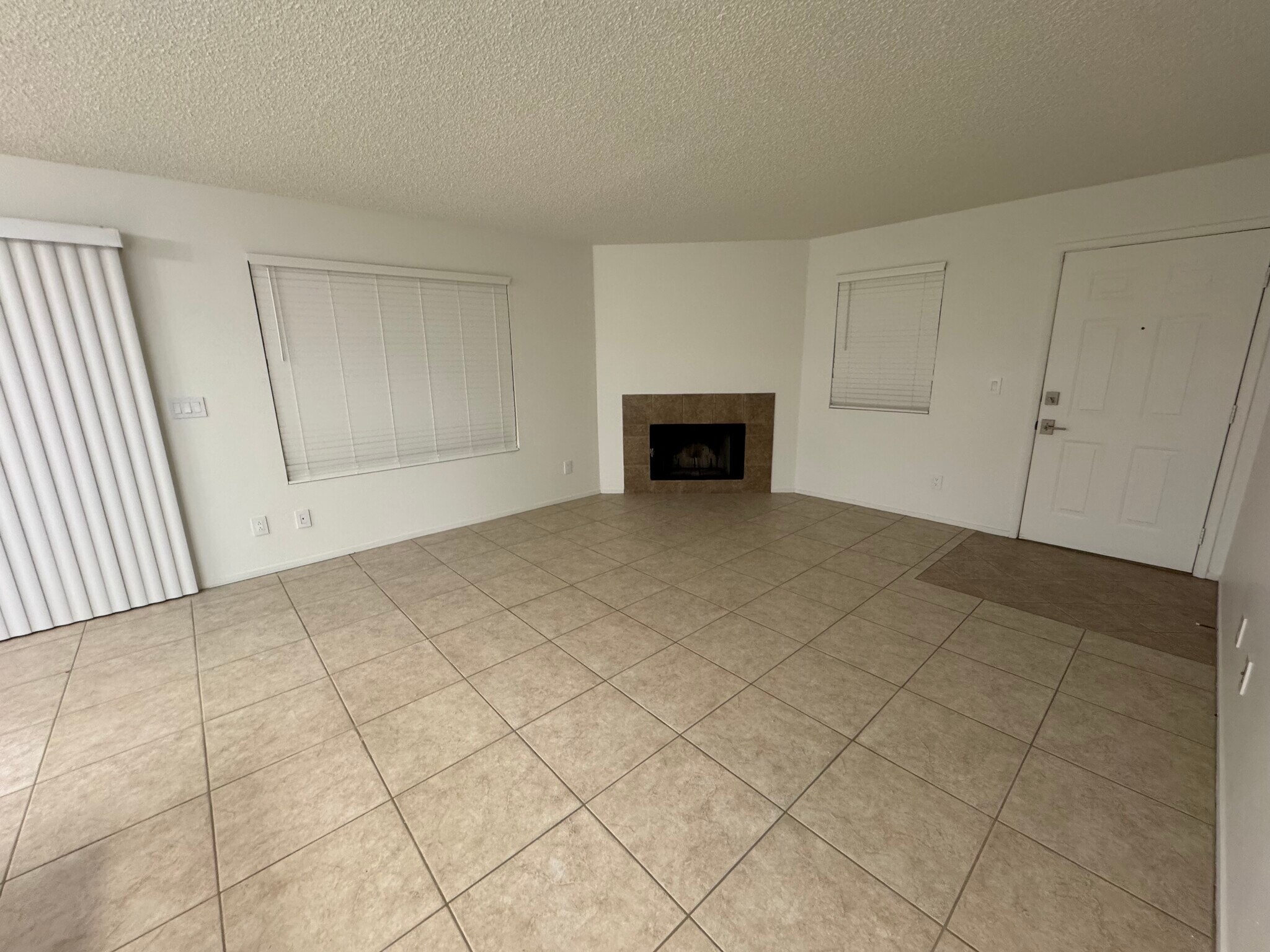 Building Photo - 1575 W Warm Springs Rd