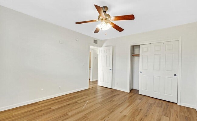 Building Photo - 2861 N Columbus Blvd