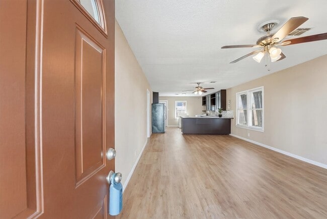 Building Photo - 1110 E 27th St