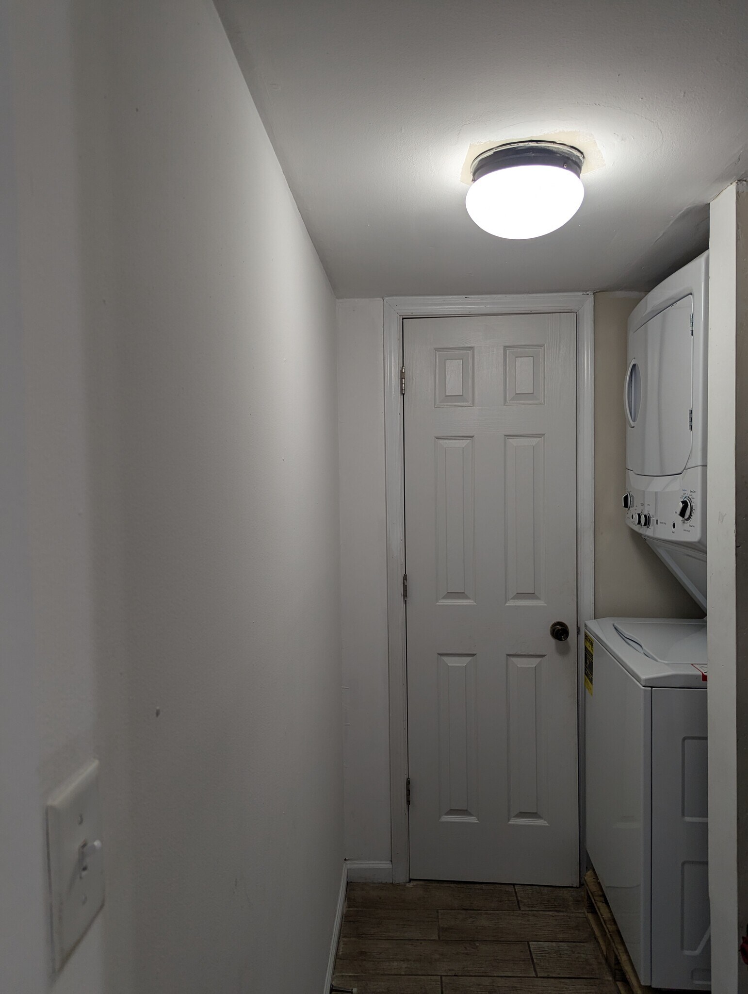 Building Photo - 3064 Comte Ct