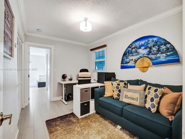 Building Photo - 217 SE 5th St