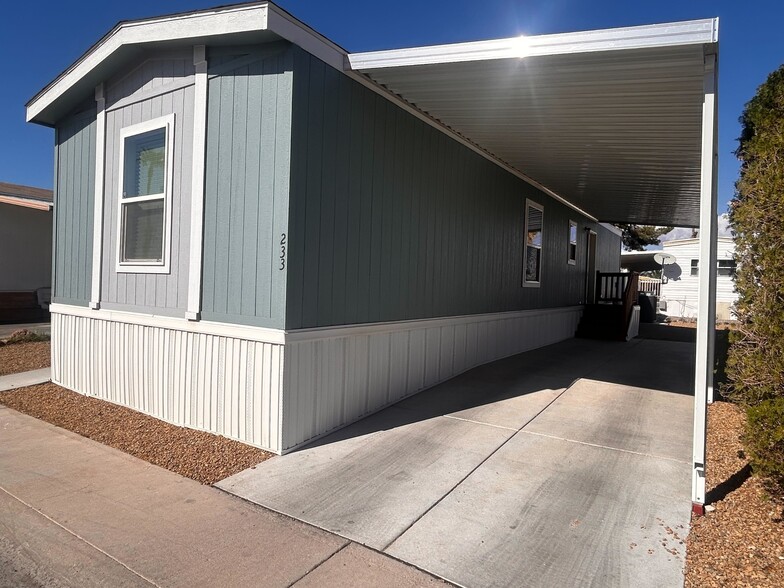 Building Photo - 2627 S Lamb Blvd