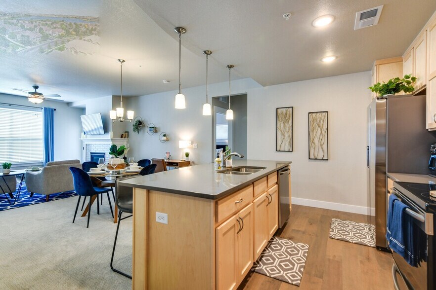 Building Photo - 4622 Hahns Peak Dr