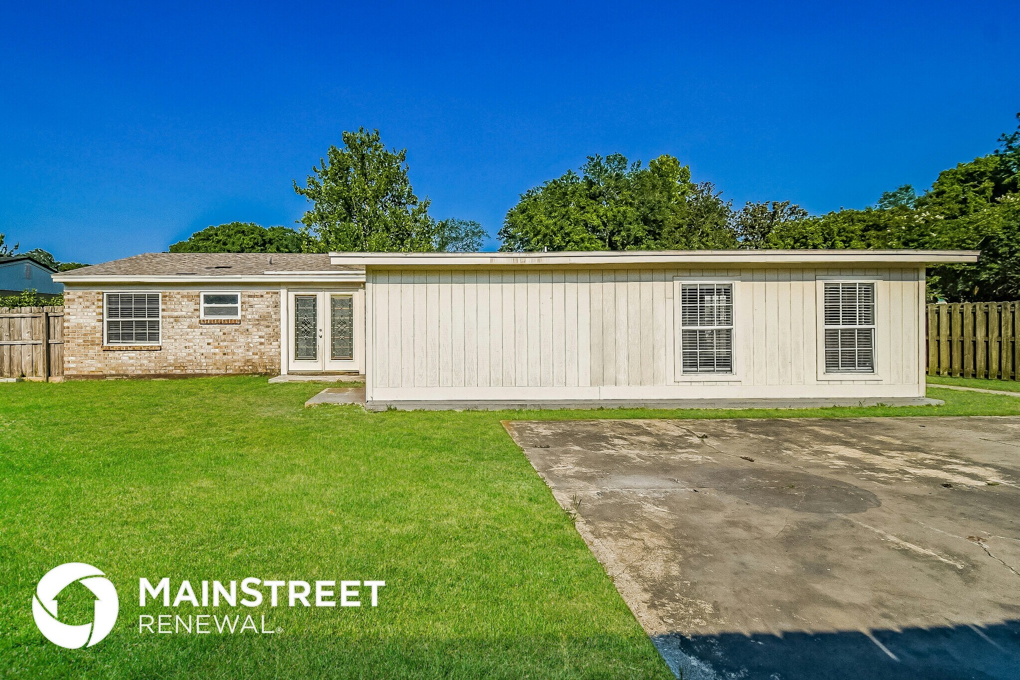 Building Photo - 2130 Liscard Rd W